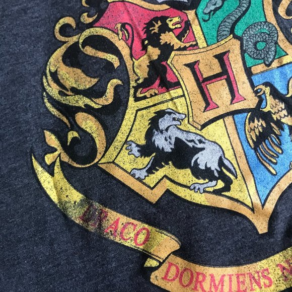 🧿 2 for $25 🧿 UNISEX M - Harry Potter - Hogwarts Logo - Grey - Picture 5 of 8